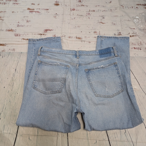 Abercrombie & Fitch The Boyfriend Mid Rise distressed jeans - Picture 4 of 4